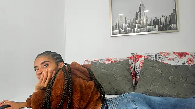 Snapshot of sarah_ashbourne chatting on 09/22/25, 11:56 sarah ashbourne online show from 09/22/25, 11:56