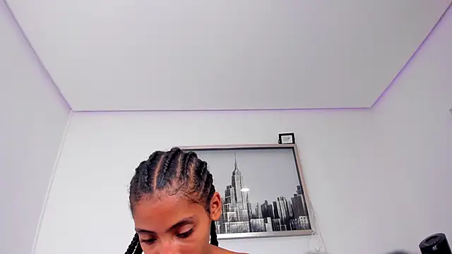 Snapshot of sarah_ashbourne chatting on 09/25/25, 12:09 sarah ashbourne online show from 09/25/25, 12:09