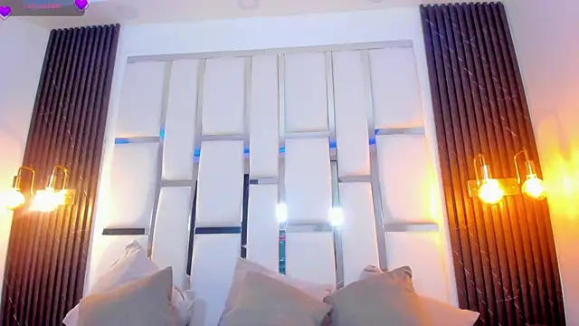 Snapshot of sarah_ashbourne chatting on 10/04/25, 01:53 sarah ashbourne online show from 10/04/25, 01:53