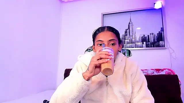 Snapshot of sarah_ashbourne chatting on 10/09/25, 11:52 sarah ashbourne online show from 10/09/25, 11:52