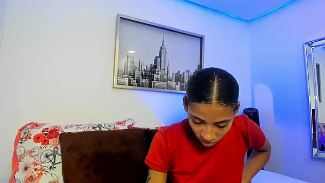 Snapshot of sarah_ashbourne chatting on 10/17/25, 12:08 sarah ashbourne online show from 10/17/25, 12:08