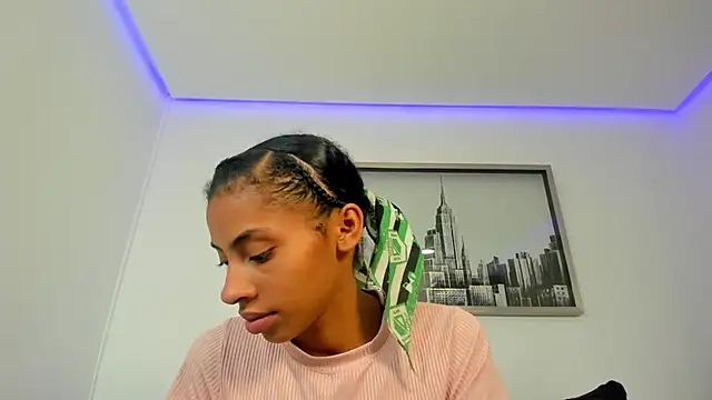 Snapshot of sarah_ashbourne chatting on 11/14/25, 12:26 sarah ashbourne online show from 11/14/25, 12:26