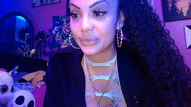 Snapshot of Av3ryyBe3 chatting on 11/11/25, 04:01 Av3ryyBe3 online show from 11/11/25, 04:01