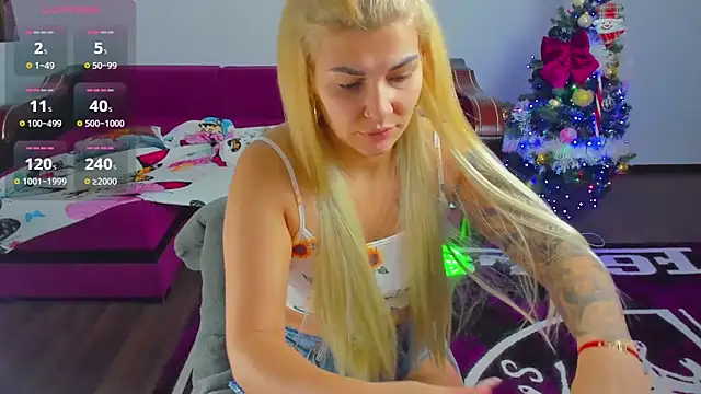 MiaKiittyy online show from 12/04/25, 01:48