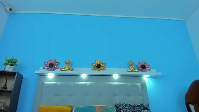 Snapshot of neferet_opal chatting on 12/20/25, 11:12 neferet opal online show from 12/20/25, 11:12