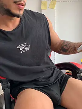 Snapshot of DeimonOficial chatting on 09/17/25, 03:14 DeimonOficial online show from 09/17/25, 03:14