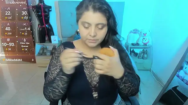 TifanyAmazinng online show from 12/18/25, 12:33