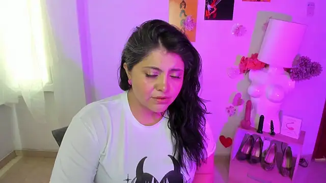 TifanyAmazinng online show from 04/10/26, 02:33