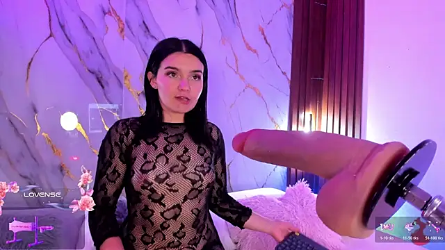 alicecute77 online show from 04/15/26, 07:58