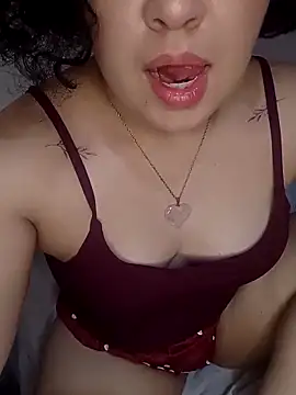 Snapshot of Silkenfeet21 chatting on 03/11/26, 02:39 Silkenfeet21 online show from 03/11/26, 02:39