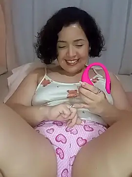 Snapshot of Silkenfeet21 chatting on 04/14/26, 05:13 Silkenfeet21 online show from 04/14/26, 05:13