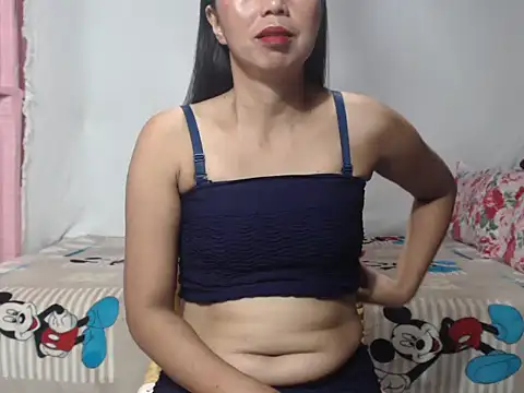 Snapshot of HelenaM chatting on 10/13/25, 12:49 HelenaM online show from 10/13/25, 12:49