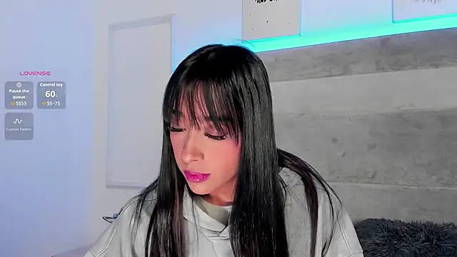 Aleja ruizz online show from 11/20/25, 06:24