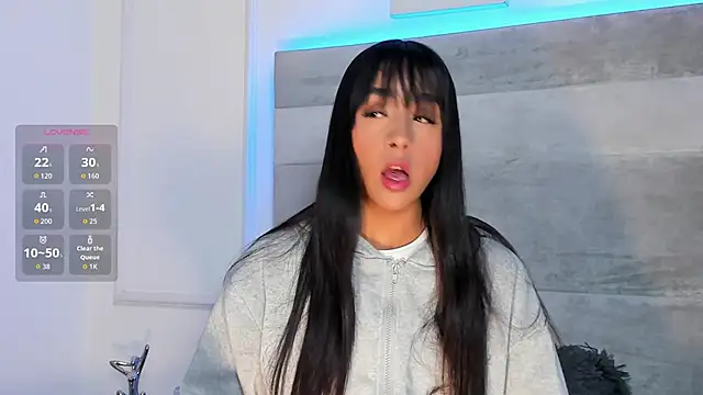 Aleja ruizz online show from 12/15/25, 01:54