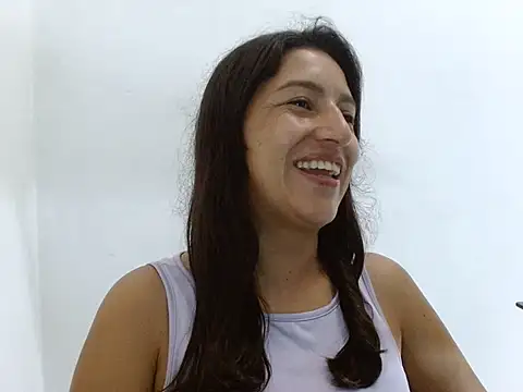 Snapshot of SarahFriendly chatting on 06/19/26, 03:00 SarahFriendly online show from 06/19/26, 03:00