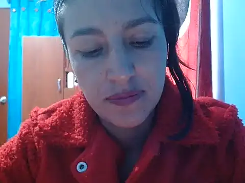 Snapshot of SarahFriendly chatting on 06/25/26, 06:45 SarahFriendly online show from 06/25/26, 06:45