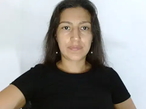 Snapshot of SarahFriendly chatting on 07/15/26, 11:48 SarahFriendly online show from 07/15/26, 11:48