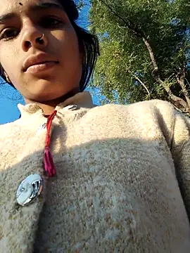 Snapshot of Gulika_Doshi chatting on 12/17/25, 02:17 Gulika Doshi online show from 12/17/25, 02:17