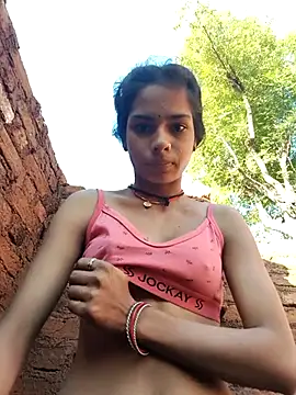 Snapshot of Gulika_Doshi chatting on 12/20/25, 02:51 Gulika Doshi online show from 12/20/25, 02:51