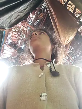 Snapshot of Gulika_Doshi chatting on 12/21/25, 02:41 Gulika Doshi online show from 12/21/25, 02:41