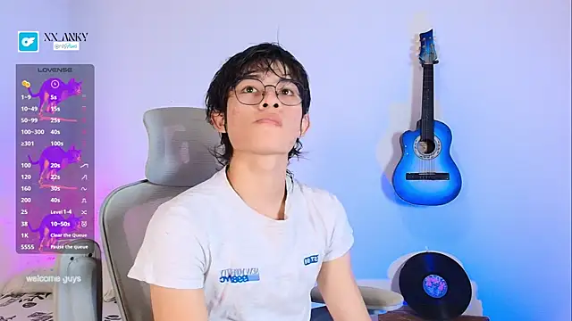 Snapshot of Anky_xx chatting on 10/20/25, 01:28 Anky xx online show from 10/20/25, 01:28