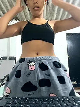 Snapshot of HadeSmit chatting on 10/23/25, 12:59 HadeSmit online show from 10/23/25, 12:59
