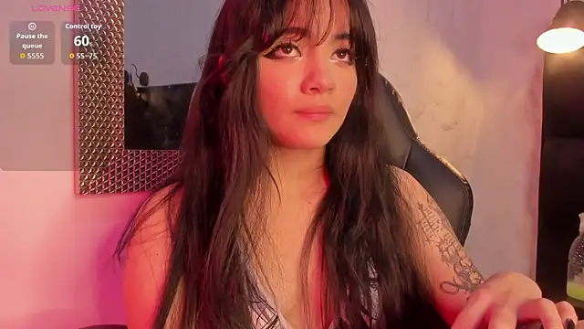 Snapshot of Darky_Doll chatting on 09/23/25, 03:53 Darky Doll online show from 09/23/25, 03:53