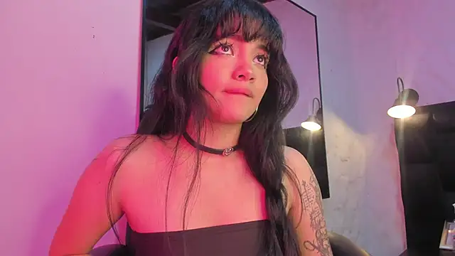 Snapshot of Darky_Doll chatting on 10/13/25, 04:45 Darky Doll online show from 10/13/25, 04:45