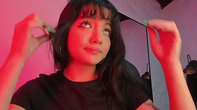 Snapshot of Darky_Doll chatting on 10/14/25, 04:46 Darky Doll online show from 10/14/25, 04:46