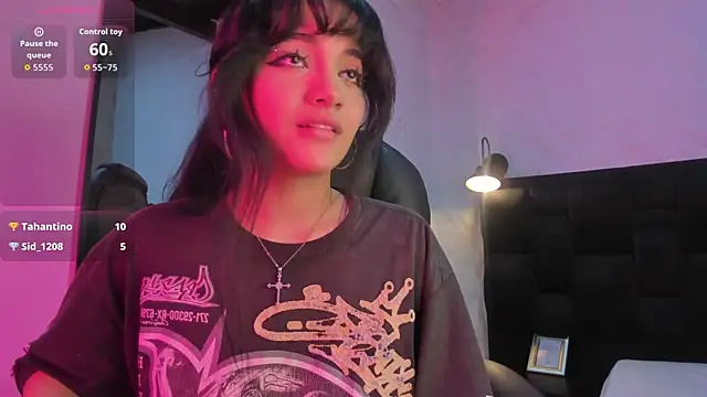 Snapshot of Darky_Doll chatting on 10/20/25, 04:02 Darky Doll online show from 10/20/25, 04:02