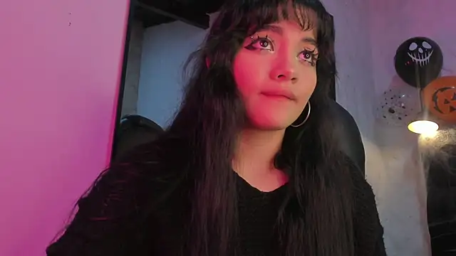 Snapshot of Darky_Doll chatting on 10/23/25, 04:01 Darky Doll online show from 10/23/25, 04:01