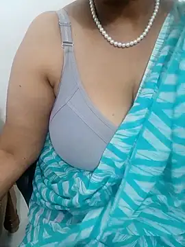 Snapshot of tami_lavanya chatting on 03/17/26, 04:28 tami lavanya online show from 03/17/26, 04:28