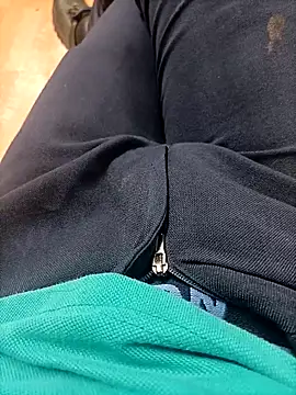 Snapshot of mayur_raaje chatting on 11/23/25, 09:36 mayur raaje online show from 11/23/25, 09:36