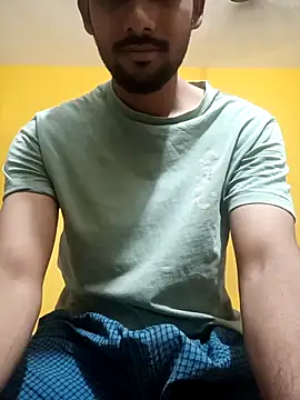 Snapshot of mayur_raaje chatting on 04/11/26, 03:05 mayur raaje online show from 04/11/26, 03:05
