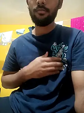 Snapshot of mayur_raaje chatting on 05/17/26, 01:18 mayur raaje online show from 05/17/26, 01:18