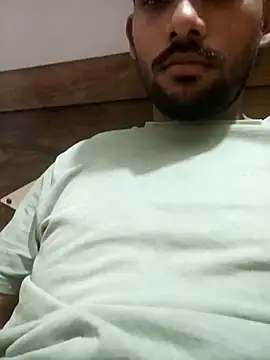 Snapshot of mayur_raaje chatting on 06/27/26, 03:33 mayur raaje online show from 06/27/26, 03:33