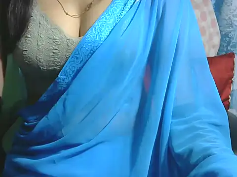 Snapshot of sheetal-sheetal95 chatting on 04/18/26, 05:50 sheetal-sheetal95 online show from 04/18/26, 05:50