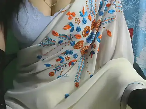 Snapshot of sheetal-sheetal95 chatting on 04/21/26, 06:01 sheetal-sheetal95 online show from 04/21/26, 06:01