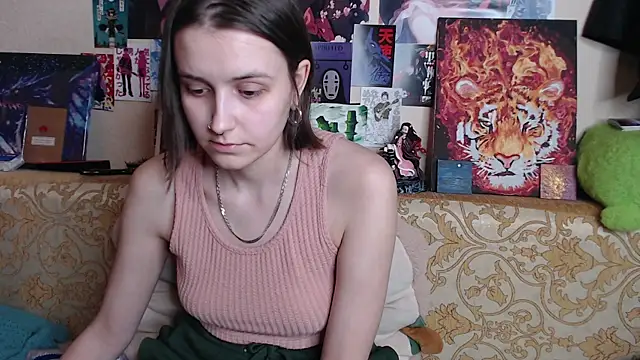 Snapshot of AliceChio chatting on 09/17/25, 03:46 AliceChio online show from 09/17/25, 03:46