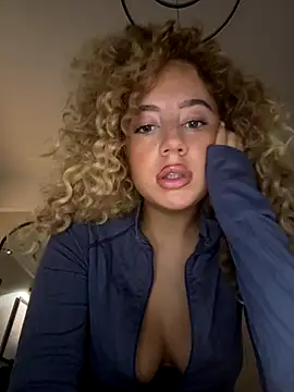 Snapshot of Aurorajadex chatting on 09/22/25, 01:57 Aurorajadex online show from 09/22/25, 01:57