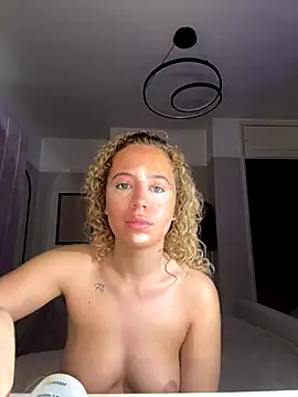 Snapshot of Aurorajadex chatting on 10/01/25, 02:45 Aurorajadex online show from 10/01/25, 02:45