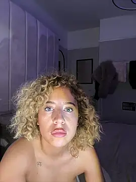 Snapshot of Aurorajadex chatting on 10/02/25, 07:43 Aurorajadex online show from 10/02/25, 07:43