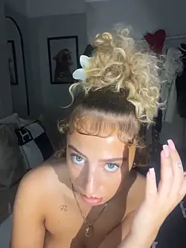 Snapshot of Aurorajadex chatting on 10/08/25, 07:55 Aurorajadex online show from 10/08/25, 07:55