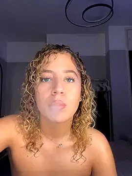 Snapshot of Aurorajadex chatting on 10/13/25, 09:04 Aurorajadex online show from 10/13/25, 09:04