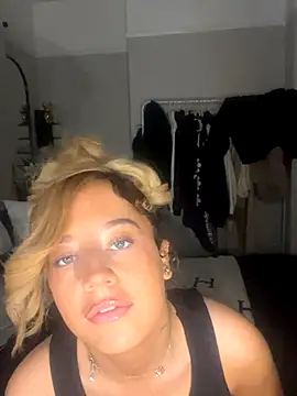 Snapshot of Aurorajadex chatting on 10/21/25, 03:35 Aurorajadex online show from 10/21/25, 03:35