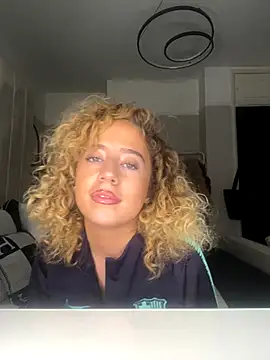 Snapshot of Aurorajadex chatting on 10/27/25, 08:13 Aurorajadex online show from 10/27/25, 08:13