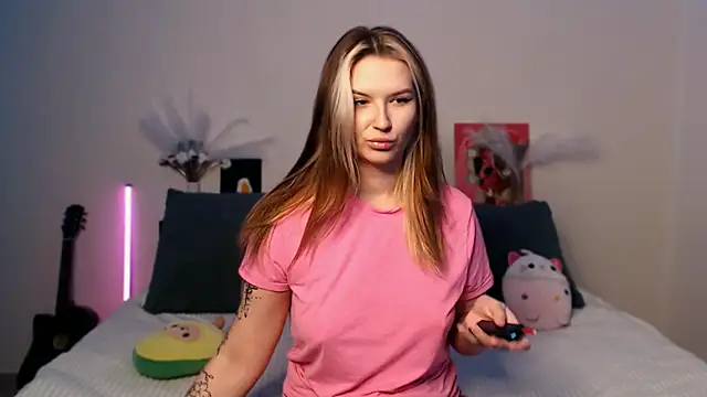 EileenKenner online show from 12/05/25, 05:31