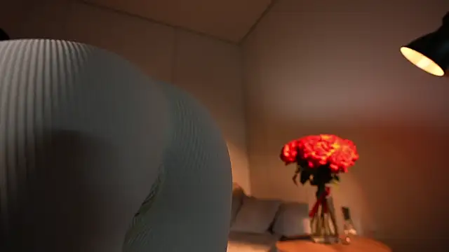 Snapshot of Noctivelle chatting on 10/30/25, 07:58 Noctivelle online show from 10/30/25, 07:58