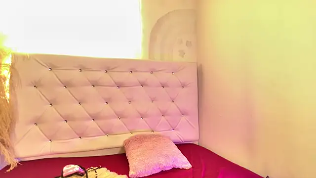 Snapshot of tatixxxvega chatting on 02/19/26, 01:29 tatixxxvega online show from 02/19/26, 01:29