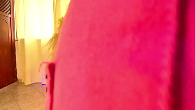 Snapshot of tatixxxvega chatting on 02/27/26, 12:49 tatixxxvega online show from 02/27/26, 12:49